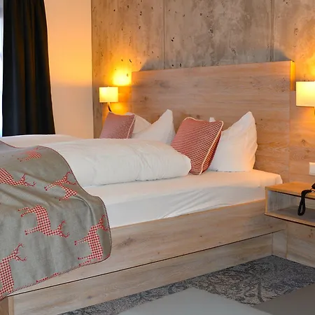 فندق Genusshotel Hirschen - Erholung Im Gruenen 3*