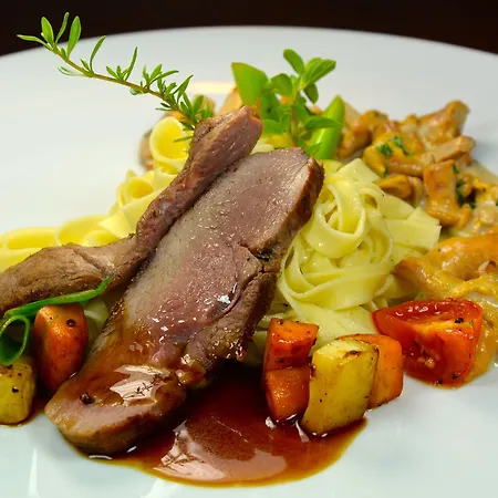 Genusshotel Hirschen - Erholung Im Gruenen فندق Sallneck