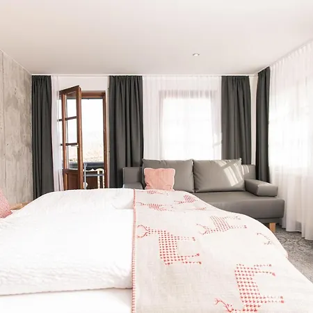 فندق Genusshotel Hirschen - Erholung Im Gruenen 3*